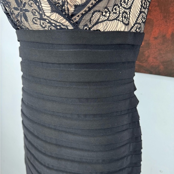 Signature Lana Elegant Black Lace Dress size 6 - Picture 4 of 14